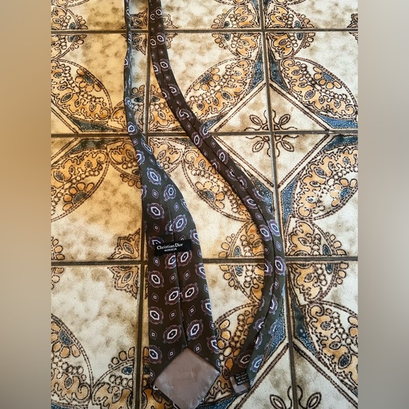 Christian Dior paisley multicolor tie silk
Good condition as shown! - Picture 3 of 5